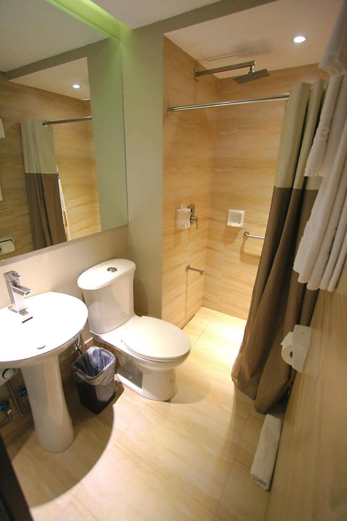 The Suez Serviced Studios Makati Makati City Ngoại thất bức ảnh