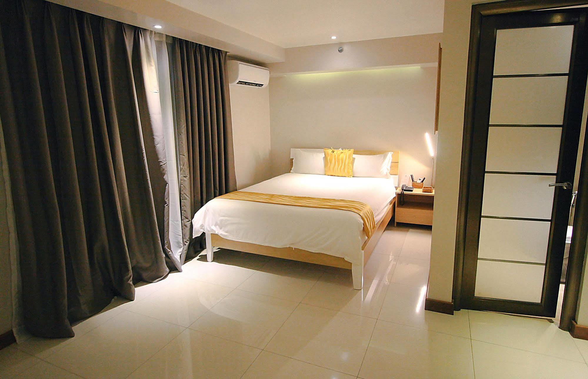 The Suez Serviced Studios Makati Makati City Ngoại thất bức ảnh