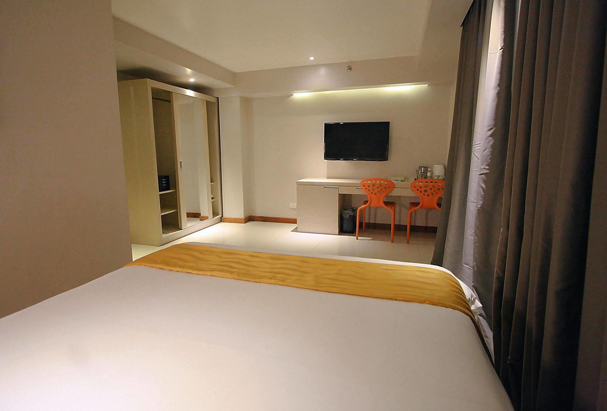 The Suez Serviced Studios Makati Makati City Ngoại thất bức ảnh